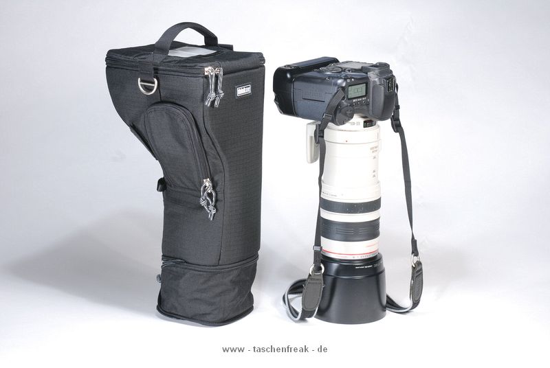 THINK TANK PHOTO - DIGITAL HOLSTER 10\n\nFOTO VON ISARFOTO & THINK TANK PHOTO - VIELEN DANK!\n\nKommentar des Herstellers:\n\nDigital Holster 50\n\nDesigned for pro-size SLRs, such as Nikon D2Xs or D2Hs, or the Canon EOS 1D Mark series with a 70 - 200 2.8 with the lens hood reversed, or in position ready to shoot.