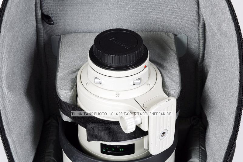 THINK TANK PHOTO - GLASS TAXI\n\nFOTO VON ISARFOTO & THINK TANK PHOTO - VIELEN DANK!\n\nKommentar des Herstellers:\n\nGlass Taxi\n\nConvertible backpack/ shoulder bag that will hold large lenses or a camera system. Holds up to a 500mm f4 lens, 300mm f2.8 lens with SLR attached, or SLR with 70-200 attached with hood in position.