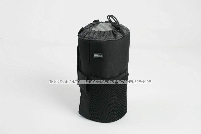 THINK TANK PHOTO - LENS CHANGER 75\n\nFOTO VON ISARFOTO & THINK TANK PHOTO - VIELEN DANK!\n\nKommentar des Herstellers:\n\nLens Changer 75\n\nCarry your long zoom lenses, such as the 70-200 2.8, 80-200 2.8, 100-400, and 300 4, with the lens hood and tripod collar attached.