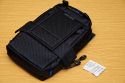 THINK TANK PHOTO - MULTIMEDIA AUDIO RECORDER\n\nFoto und Kommentar von Jrg Langer - www.taschenfreak.de\n\nKommentar:\n\nVielen Dank an ISARFOTO fr die Leihstellung der Think Tank Produkte, die ich hiermit gerne den Taschenfreak.de Besuchern vorstellen mchte.\n\nHier zeige ich Euch heute die AUDIO RECORDER aus der Multi Media Serie von Think Tank. Eigentlich geeignet fr, wie es der Name schon sagt, fr einen Audio Recorder. Man kann sehr gut Kabel herausfhren und dieses auch an den Gurtsystemen von Think Tank befestigen. \n\nAuch in diese Tasche passt gut ein Systemblitz anstelle der Audio Komponenten.