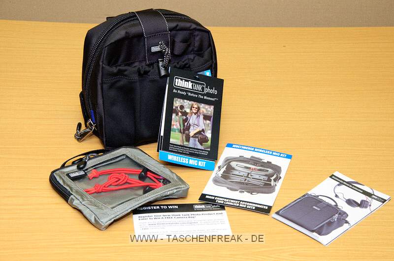 THINK TANK PHOTO - MULTIMEDIA WIRELESS MIC KIT\n\nFoto und Kommentar von Jrg Langer - www.taschenfreak.de\n\nKommentar:\n\nVielen Dank an ISARFOTO fr die Leihstellung der Think Tank Produkte, die ich hiermit gerne den Taschenfreak.de Besuchern vorstellen mchte.\n\nHier zeige ich Euch heute die MULTIMEDIA WIRELESS MIC KIT aus der Multi Media Serie von Think Tank. \n\nAlles was man als MultiMedia Worker so braucht geht in dieses Allzweck-Tool von Think Tank herein. Man kann sehr gut Kabel herausfhren und dieses auch an den Gurtsystemen von Think Tank befestigen.\n\nZum Lieferumfang gehren die kleine Cablen Management 20 und auch die Think Tank blichen Kabelbinder.\n\nAuch in diese Tasche passen gut zwei Systemblitze anstelle der Mic oder Audio Komponenten.