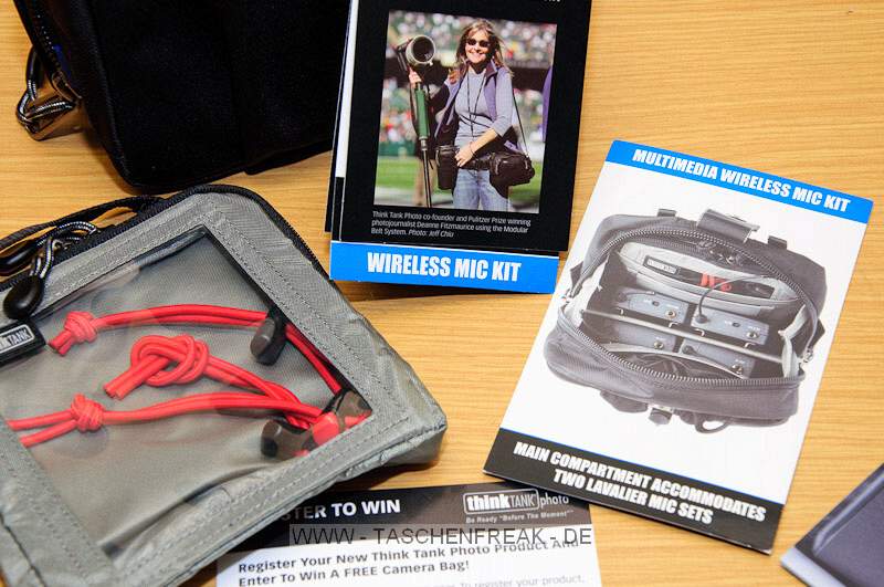 THINK TANK PHOTO - MULTIMEDIA WIRELESS MIC KIT\n\nFoto und Kommentar von Jrg Langer - www.taschenfreak.de\n\nKommentar:\n\nVielen Dank an ISARFOTO fr die Leihstellung der Think Tank Produkte, die ich hiermit gerne den Taschenfreak.de Besuchern vorstellen mchte.\n\nHier zeige ich Euch heute die MULTIMEDIA WIRELESS MIC KIT aus der Multi Media Serie von Think Tank. \n\nAlles was man als MultiMedia Worker so braucht geht in dieses Allzweck-Tool von Think Tank herein. Man kann sehr gut Kabel herausfhren und dieses auch an den Gurtsystemen von Think Tank befestigen.\n\nZum Lieferumfang gehren die kleine Cablen Management 20 und auch die Think Tank blichen Kabelbinder.\n\nAuch in diese Tasche passen gut zwei Systemblitze anstelle der Mic oder Audio Komponenten.