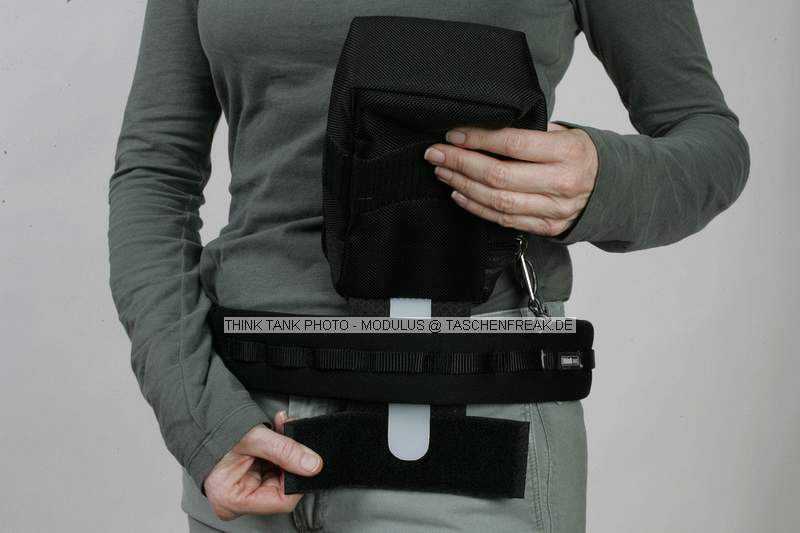 THINK TANK PHOTO - MODULUS\n\nFOTO VON ISARFOTO & THINK TANK PHOTO - VIELEN DANK!\n\nKommentar des Herstellers:\n\nModulus Set\n\nThis lightweight modular system allows you to configure your gear on the Pro Speed Belt exactly the way you want it to be organized, and you can rotate the components on the waistbelt. This 6-piece system is designed for an SLR user with 2 to 3 lenses and a flash.