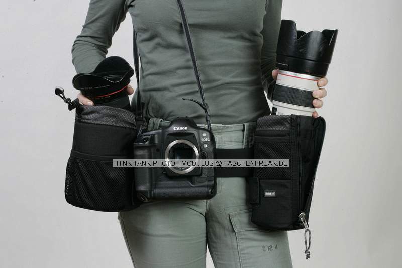 THINK TANK PHOTO - MODULUS\n\nFOTO VON ISARFOTO & THINK TANK PHOTO - VIELEN DANK!\n\nKommentar des Herstellers:\n\nModulus Set\n\nThis lightweight modular system allows you to configure your gear on the Pro Speed Belt exactly the way you want it to be organized, and you can rotate the components on the waistbelt. This 6-piece system is designed for an SLR user with 2 to 3 lenses and a flash.