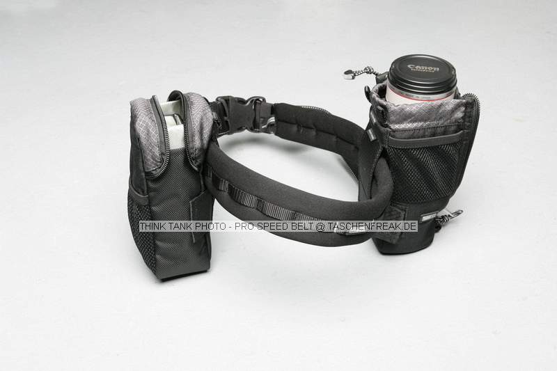 THINK TANK PHOTO - PRO SPEED BELT\n\nFoto von Horst Zanus - DANKE DAFR !\n\nKommentar des Nutzers:\n\nThinkThank Pro Speed Belt mit Lightning Fast Blitztasche u. Whip it Out fr 2,8/70-200mm. integrierte Regenschutzhlle