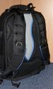 THINK TANK PHOTO - STREET WALKER HARDDRIVE\n\nFoto und Text von Jrg Langer - www.taschenfreak.de\n\nKommentar:\n\nHallo Zusammen,\n\nder neue StreetWalker Hard Drive von den Taschenmachern aus USA ist mein neuer Begleiter geworden. Schon nach wenigen Tagen habe ich Ihn fest in mein groes Taschenherz geschlossen :-).\n\nEr lste bei uns den Lowepro Mini Trekker AW und Lowepro CompuTrekker AW ab.\n\nEr ist in Etwa vergleichweise grpo in den Auenmaen - nur etwas tifer - aber innen ein wahres Packwunder. Auch das Tragegestelle ist deutlich besser als bei den beiden anderen genannten.\n\nWir verstauen darin zwei komplette DSLRs mit groen Objektiven und alles was an Zubehr so "mit muss". Auch die Stativhalterung ist sehr gelungen und in der Praxis super einsetzbar und das egal ob man ein kleines Reisestativ wie das Travel Angel aus dem Hause benro einsetzt oder ein greres und lngeres wie in unserem Falle das Quadro Pod aus dem Hause Novoflex.\n\nIch denke die Bilder zeigen gut die Vielfalt und die Nutzbarkeit dieses Begleiters.\n\nIn wenigen Wochen werde ich diesen Im Flieger nach Dubai testen und sicher einen intensiveren Eindruck vermitteln knnen.\n\nBis dahin - erstmal Prdikat "Taschenfreak empfiehlt als einen der fnf besten Taschen"!\n\nEuer Jrg