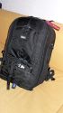 THINK TANK PHOTO - STREET WALKER HARDDRIVE\n\nFoto und Text von Jrg Langer - www.taschenfreak.de\n\nKommentar:\n\nHallo Zusammen,\n\nder neue StreetWalker Hard Drive von den Taschenmachern aus USA ist mein neuer Begleiter geworden. Schon nach wenigen Tagen habe ich Ihn fest in mein groes Taschenherz geschlossen :-).\n\nEr lste bei uns den Lowepro Mini Trekker AW und Lowepro CompuTrekker AW ab.\n\nEr ist in Etwa vergleichweise grpo in den Auenmaen - nur etwas tifer - aber innen ein wahres Packwunder. Auch das Tragegestelle ist deutlich besser als bei den beiden anderen genannten.\n\nWir verstauen darin zwei komplette DSLRs mit groen Objektiven und alles was an Zubehr so "mit muss". Auch die Stativhalterung ist sehr gelungen und in der Praxis super einsetzbar und das egal ob man ein kleines Reisestativ wie das Travel Angel aus dem Hause benro einsetzt oder ein greres und lngeres wie in unserem Falle das Quadro Pod aus dem Hause Novoflex.\n\nIch denke die Bilder zeigen gut die Vielfalt und die Nutzbarkeit dieses Begleiters.\n\nIn wenigen Wochen werde ich diesen Im Flieger nach Dubai testen und sicher einen intensiveren Eindruck vermitteln knnen.\n\nBis dahin - erstmal Prdikat "Taschenfreak empfiehlt als einen der fnf besten Taschen"!\n\nEuer Jrg