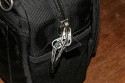 THINK TANK PHOTO - URBAN DISGUISE 40\n\nFoto von Gerd Wiechers - VIELEN DANK!\n\nKommentar des Nutzers:\n\nHi Jrg,\n\nich habe da mal wieder ein paar neue Taschenfotos fr Deine Freak-Seite.\nNachdem ich mit der riesigen Thinktank Urban Disguise 60 nicht zurechtgekommen bin (es passte alles prima rein, dann war es aber UNTRAGBAR SCHWER), habe ich mir jetzt die Urban Disguise 40 bei Isarfoto bestellt.\nGeliefert wurde innerhalb von 36 Stunden!\n\nJetzt habe ich endlich die Tasche fr den Stadtausflug oder die Fahrradtour gefunden!!!!\nEs passt das "kleine Besteck" hinein, bestehend aus:\nCanon EOS 5D mit angesetzem 24-105/4L IS inkl. Geli\n17-40/4L\n135/2L\n300/4L IS mit angesetztem 1.4er Konverter\nBlitz 220EX\nGanz viel Kleinkram in den Seitentaschen\nDort wrden auch locker noch ein zweites Gehuse und der 580EX unterkommen\nWenn es dann der Nachtausflug werden soll, kann das 300er rausfliegen und gibt Platz frei fr das 35/1.4L und das 85/1.8.\nDie Tasche ist wunderbar tief, soda man das 300er mit angeflanschtem 1.4er Konverter aufrecht hineinstellen kann.\nDaneben kommen dann der Blitz, das 17-40er und das 135er, alle gut mit dnnen Polsterstreifen getrennt.\nDarberlege ich ein groes Polsterstck, dass ich nur an einer Seite mit dem Klettverschluss fixiere. Auf diese Weise habe ich eine Art Klappe nach unten, wenn die Kamera drauen ist und ich die Objektive brauche.\nSehr angenehm ist die Tatsache, dass die Tasche nur gut 11cm tief ist. Sie bleibt damit beim Tragen kanz nach am Krper und steht nicht tierisch ab wie z.B. die Lowepro Taschen, denen gleichzeitig diese Tiefe fehlt.\n \nIch denke die Fotos zeigen das Beschriebene ganz gut.\n \nlg\nGerd