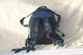 UNOMAT FOTO VIDEO RUCKSACK\n\nFoto von Dieter Schrder - VIELEN DANK!\n\nKommentar des Nutzers:\n\nUnomat Foto-Video-Rucksack\n\nSo gro wie der Phototrecker classic und in etwa so eingeteikt. Nur einfacher und dreifarbig.\n\nFr 1-2 SLR mit langem Obektiv sowie 4-6 weitern Objetiven und Blitz.		\nIm Deckel Aussen ein Netzvorfach und ein mit Reiverschu zu schliessendes Vorfach ca 3cm Tiefe. Innen im Deckel zwei Netzfcher zum ganz mit Reiverschlu zu schliessen.\n\nMasse 460 * 310 * 200\n\nMit versteckbarem Bauchgurt und auch abnehmbaren Schultergurt