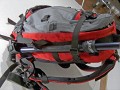 Foto von Florian Jger - DANKE DAFR!\n\nKommentar des Nutzers:\n\nName: Uproject "Paparazzi Pack" (http://www.coredist.com/uproject/index.html)\n \n- Das stark gepolsterte Hauptfach is mit Klettpolsterungen frei einteilbar.\n- Boardbefestigung fr vertikalen transport\n- mglichkeit zum horizontalen Boardtransport (Snowmobiling :D)\n- Seperates Nebenfach fr Essen und diveres Zeug\n- zustzliche, belftete Polsterung am Rcken\n- seitl. Befestigungsmglichkeiten fr Stativ, Schaufelgriff, Tourenstcke, etc.\n- zustzl. Befestigungsmglichkeit an der Unterseite\n- Regenschutzcape im Unterboden\n- gepolsterter Beckengurt\n- bequem gepolsterte Tragegurte\n \nZu beziehen is des Teil ber SoulDistribution (http://www.soul-dist.de), entweder direkt bzw. geben die gerne eine Hndlerliste raus!!