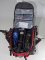 Foto von Florian Jger - DANKE DAFR!\n\nKommentar des Nutzers:\n\nName: Uproject "Paparazzi Pack" (http://www.coredist.com/uproject/index.html)\n \n- Das stark gepolsterte Hauptfach is mit Klettpolsterungen frei einteilbar.\n- Boardbefestigung fr vertikalen transport\n- mglichkeit zum horizontalen Boardtransport (Snowmobiling :D)\n- Seperates Nebenfach fr Essen und diveres Zeug\n- zustzliche, belftete Polsterung am Rcken\n- seitl. Befestigungsmglichkeiten fr Stativ, Schaufelgriff, Tourenstcke, etc.\n- zustzl. Befestigungsmglichkeit an der Unterseite\n- Regenschutzcape im Unterboden\n- gepolsterter Beckengurt\n- bequem gepolsterte Tragegurte\n \nZu beziehen is des Teil ber SoulDistribution (http://www.soul-dist.de), entweder direkt bzw. geben die gerne eine Hndlerliste raus!!