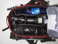 Foto von Florian Jger - DANKE DAFR!\n\nKommentar des Nutzers:\n\nName: Uproject "Paparazzi Pack" (http://www.coredist.com/uproject/index.html)\n \n- Das stark gepolsterte Hauptfach is mit Klettpolsterungen frei einteilbar.\n- Boardbefestigung fr vertikalen transport\n- mglichkeit zum horizontalen Boardtransport (Snowmobiling :D)\n- Seperates Nebenfach fr Essen und diveres Zeug\n- zustzliche, belftete Polsterung am Rcken\n- seitl. Befestigungsmglichkeiten fr Stativ, Schaufelgriff, Tourenstcke, etc.\n- zustzl. Befestigungsmglichkeit an der Unterseite\n- Regenschutzcape im Unterboden\n- gepolsterter Beckengurt\n- bequem gepolsterte Tragegurte\n \nZu beziehen is des Teil ber SoulDistribution (http://www.soul-dist.de), entweder direkt bzw. geben die gerne eine Hndlerliste raus!!