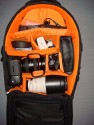 VANGUARD RISE UP 48\n\nFoto und Text von Martin Herzig - VIELEN DANK!\n\nKommentar:\n\nIm rucksack sind derzeit:\n \nEOS 7D + Batteriegriff+24-70mm L\n100-400mm L\nKenko Konverter\nBlitz\nSchelle und zubehr\n \nEin 17,3 Zoll Dell Notebook geht sich leider um ca. 1cm nicht aus, aber is eh zu schwer beim fliegen :-).\n\nOhne Laptop wiegt das ganze 7,3kg also ideal frs Flugzeug..\n \nGrsse,\nMartin