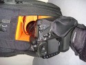 VANGUARD RISE UP 48\n\nFoto und Text von Martin Herzig - VIELEN DANK!\n\nKommentar:\n\nIm rucksack sind derzeit:\n \nEOS 7D + Batteriegriff+24-70mm L\n100-400mm L\nKenko Konverter\nBlitz\nSchelle und zubehr\n \nEin 17,3 Zoll Dell Notebook geht sich leider um ca. 1cm nicht aus, aber is eh zu schwer beim fliegen :-).\n\nOhne Laptop wiegt das ganze 7,3kg also ideal frs Flugzeug..\n \nGrsse,\nMartin