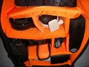 VANGUARD RISE UP 48\n\nFoto und Text von Martin Herzig - VIELEN DANK!\n\nKommentar:\n\nIm rucksack sind derzeit:\n \nEOS 7D + Batteriegriff+24-70mm L\n100-400mm L\nKenko Konverter\nBlitz\nSchelle und zubehr\n \nEin 17,3 Zoll Dell Notebook geht sich leider um ca. 1cm nicht aus, aber is eh zu schwer beim fliegen :-).\n\nOhne Laptop wiegt das ganze 7,3kg also ideal frs Flugzeug..\n \nGrsse,\nMartin