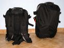 VERGLEICH - LOWEPRO VERTEX 200 AW VS. VERTEX 300 AW\n\nFoto und Text von Marcus Stelzer - VIELEN DANK!\n\nKommentar:\n\nHier mal ein direkter Vergleich zwischen den Lowepro Rucksackmodellen\nVertex 200AW und Vertex 300AW.\n\nLeider hat nur der 300AW die praktische Abdeckung fr die Tragegurte\nhinter der man mittels Reiverschluss das Tragegeschirr verpacken kann.\n\nAnsonsten besteht der Unterschied eigentlich nur in der Hhe der\nzwei Ruckscke obwohl ich die paar Zentimeter nicht sehr gravierend finde.\n\nBeide Ruckscke haben die exakt gleichen Zubehrfcher an der Auenseite\nund 3 Glidelock-Halterungen fr Stative oder hnliches.\n\nOb der 300AW noch als Handgepck auf Flugreisen durchgeht kann ich\nleider nicht sagen aber das war fr mich auch nicht relevant.\n\nmfG\n---------------------------------------------------------------------------\nMarcus Stelzer