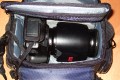 WEIFENG Large\n\nFoto von Jrg Langer\n\nKommentar zu dieser Tasche:\n\nDiese relativ kleine und sehr gnstige Tasche ist sehr hochwertig verarbeitet mit Liebe zum Detail.\n\nViele kleine Fcher fr die Dinge des Tglichen Lebens, wie Schlssel, Speicher, Handy, PDA, Akkus und dazu noch gengend Platz fr eine relativ groe DSLR mit relativ groem Objektiv. \n\nIn dem hier abgebildeten Falle ist es eine Canon 5D mit einem L Winkel fr das Stativ und einem Canon 24-70 2,8L das schon recht gro ist.\n\nUnsere Meinung: Diese Tasche ist mehr wert als nur 23,99 - wer eine kleine unauffllige Tasche fr das kleine Gepck sucht ist hier bestens beraten.