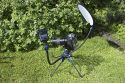 NOVOFLEX QUADROPOD\n\nFoto und Text von Novoflex zur Verffentlichung zum Product Launch - Photokina 2008\n\nVIELEN DANK AN NOVOFLEX FR DIESE FRHZEITIGE INFORMATION!\n\nKommentar und Text aus der Pressemeldung:\n\nMit dem QuadroPod, das die Novoflex Przisionstechnik GmbH zum 60.  Firmenjubilum anlsslich der photokina prsentiert, feiert nicht nur das erste Vierbein-Stativsystem seine Weltpremiere, sondern ein Stativ, das in seiner Vielfltigkeit nicht zu berbieten ist. Verarbeitung und Przision definieren hier eine\nneue Premium-Klasse in der Stativtechnik. \n \nGrundlage des Systems ist eine vllig neu konzipierte Stativbasis, die nach dem Baukastenprinzip mit unterschiedlichen Beinvarianten ausgestattet werden kann. Als Standardvarianten werden Beine aus Aluminium oder Carbon mit jeweils drei oder vier Auszgen angeboten. Mit den derzeit angebotenen Beinvarianten sind\nArbeitshhen von 7 cm bis 1,80 m mglich. Geplant sind zudem Stativbeine, die Arbeitshhen bis 2,30 m zulassen. Darber hinaus lassen sich die unterschiedlichen Beinvarianten untereinander kombinieren und mit Klemm-, Saug- und Steckvorrichtungen aus dem bestehenden Novoflex Programm ergnzen.\nDie Stativbasis gibt es in drei Ausfhrungen:\n\n- Basis\n- Basis mit Mittelsule\n- Variabel mit verstellbaren Sttzwinkeln von 3 x 120 auf 4 x 90.\n\nDie Ausfhrung Variabel lsst sich wahlweise mit drei oder vier Beinen einsetzen. Der Vorteil des vierten Stativbeins liegt in dem enormen Zugewinn an Standfestigkeit. So wird die Standflche des Stativs nahezu verdoppelt. \nGleichzeitig wird eine Tragkraft von 50 kg und mehr erreicht. Besonders bei schweren Objektiven mit langen Brennweiten zeigt das QuadroPod, was in ihm\nsteckt. Whrend bei herkmmlichen Dreibein-Stativen schwere Ausrstungen immer in Richtung eines Beines justiert werden sollten, spielt die Kameraausrichtung bei einem vierbeinigen Stativ keine Rolle. Da wackelt nichts, und eine Kippgefahr ist ausgeschlossen ganz gleich, in welche Richtung die Kamera montiert wird. Ein weiterer ganz entscheidender Vorteil ist die Stativausrichtung bei unebenen Untergrnden. Statt wie bisher die Auszge der Beine zu verndern, reicht beim QuadroPod ein einziger Handgriff: Das vierte Bein wird einfach nur nach innen gedrckt, bis es Bodenkontakt bekommt, und schon steht das Stativ fest und sicher an der gewnschten Stelle. \n\nAuch beim Transport spielt die innovative Neuheit ihre Strken aus. Da sich die Beine von der Stativbasis trennen lassen, sind die Einzelteile bequem und platz sparend zu verstauen. Ein Vorteil nicht nur bei Flugreisen und Trekkingtouren. Auerdem kann der Fotograf bereits im Vorfeld entscheiden, welche Stativausrstung er bentigt und die entsprechenden Beinlngen einpacken. \n\nBei Wanderungen oder Bergtouren knnen die Stativbeine zudem durch Novoflex Wanderstcke ersetzt werden; das spart zustzlich Gewicht ein.\n\nDie Stativbasis ist auerdem mit drei Gewindebohrungen ausgestattet, an denen sich zum Beispiel Haltesysteme fr Blitzgerte, Aufheller, Lichtabhalter (Flags) und viele andere Hilfsmittel befestigen lassen. Beispiel fr diese herausragende Statividee:\nMit flexiblen Haltearmen lassen sich zwei Blitzgerte links und rechts der Kamera fr eine schattenfreie Ausleuchtung bei Makro- und Portrtaufnahmen positionieren.\n\nOb als Standard-, Mini-, Auto- oder Klemmstativ, die Einsatzmglichkeiten des QuadroPod sind so vielseitig wie die Anforderungen und Aufgabenstellung in der Fotografie. Einen kleinen Querschnitt der vielseitigen Mglichkeiten bietet die\nfolgende Bildbersicht. \n\nFazit: Mit dem QuadroPod hat Novoflex ein Stativsystem kreiert, das seines gleichen sucht. \n\nDas Novoflex QuadroPod ist voraussichtlich Ende 2008 lieferbar.\n\nWeitere Informationen und Liefernachweise von: Novoflex\nPrzisionstechnik GmbH, Brahmsstrae 7, 87700 Memmingen,\nTelefon 0 83 31 / 8 88 88, E-Mail: mail@novoflex.de oder im\nInternet unter www.novoflex.de.